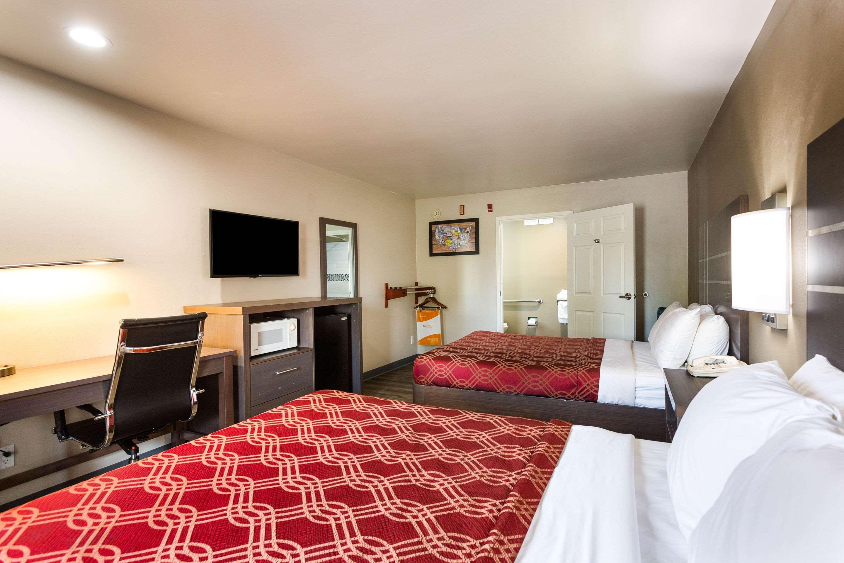 Econo & Hotel 2*