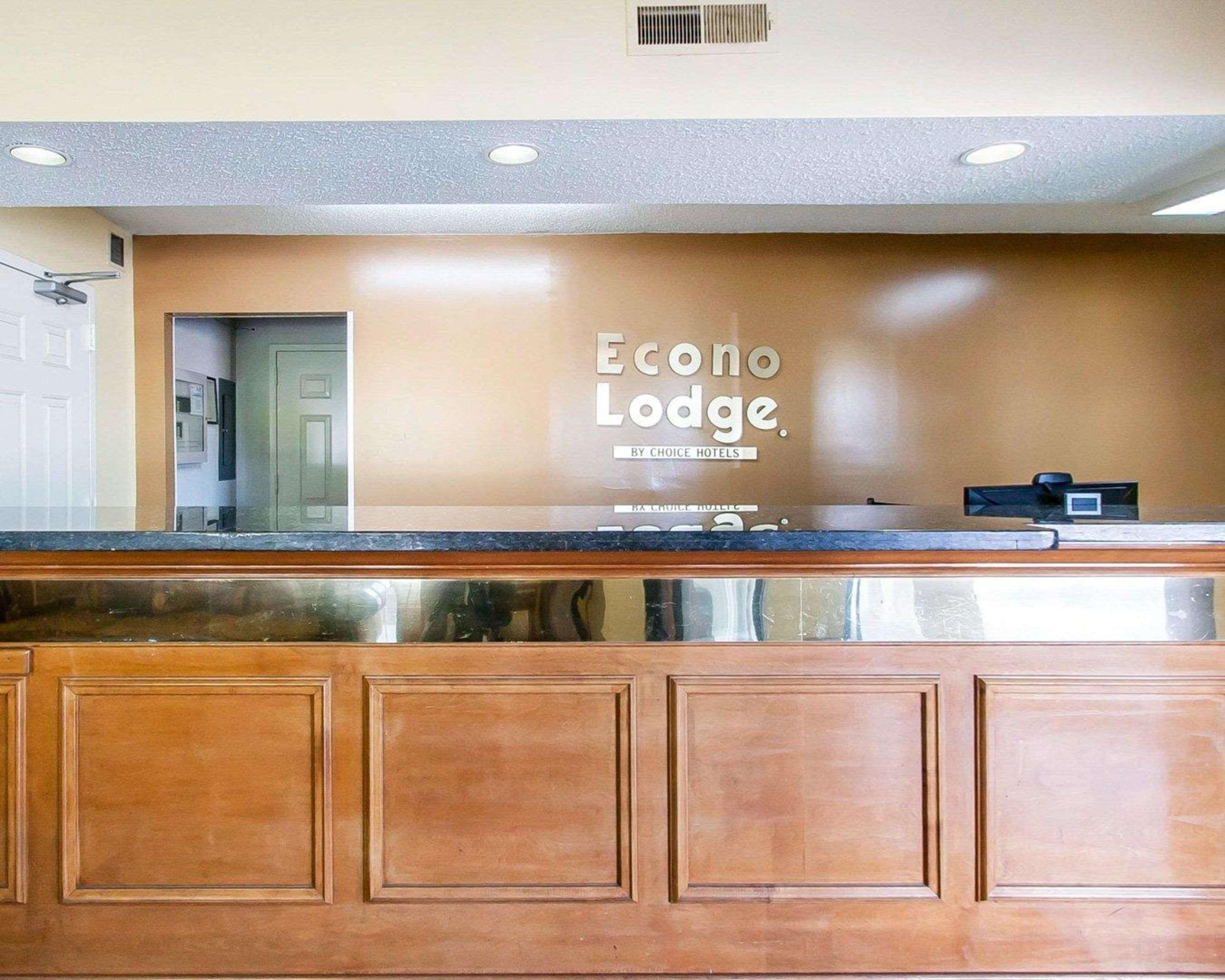 Econo & Hotel 2*