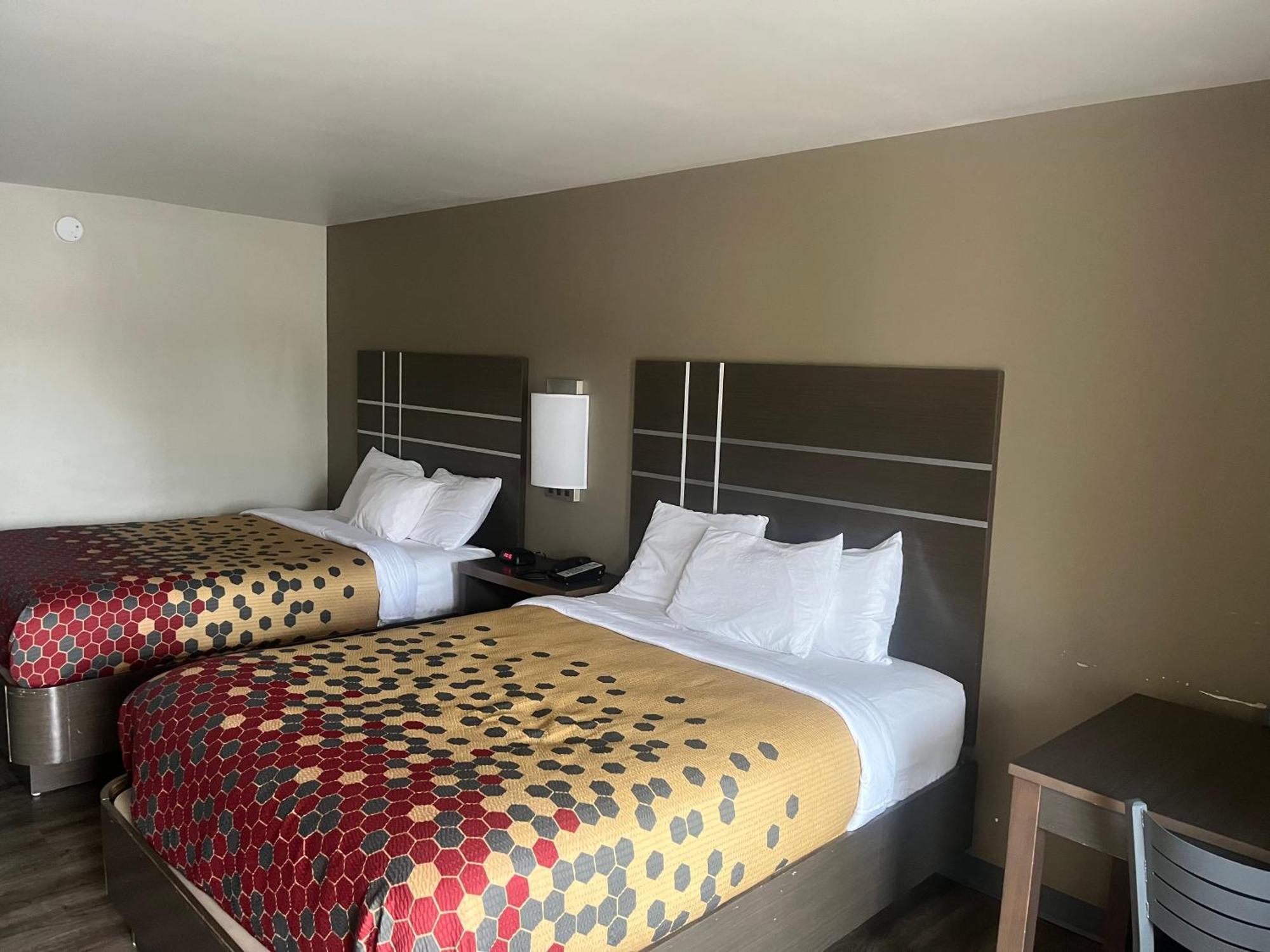 Hotel Econo & 2*