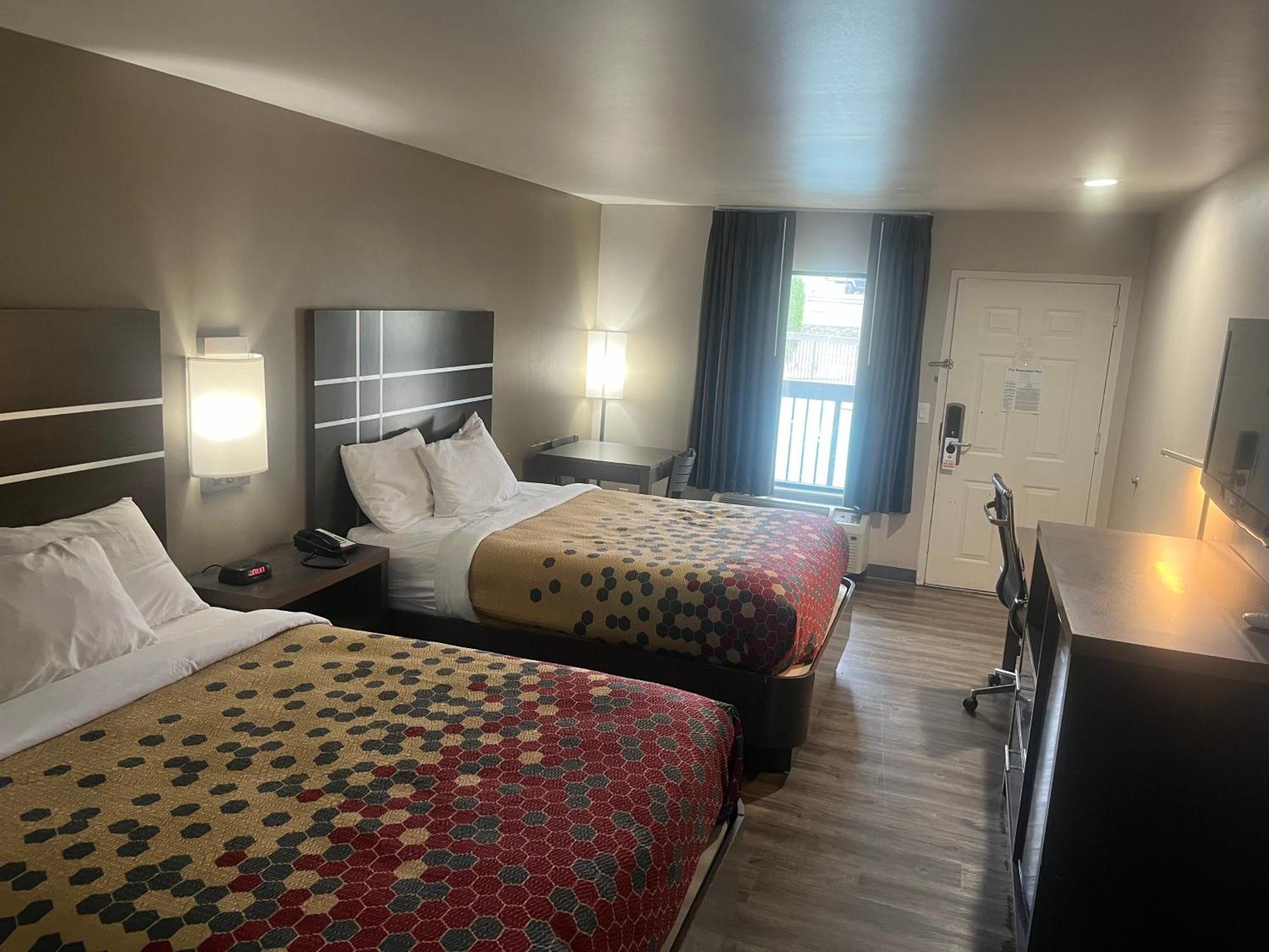 Hotel Econo & 2*